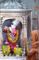 Jalabhisheka at Shri Venugopal Sannidhih, Shri Samadhi Math; Picture Courtesy: Shri Ganesh Dumble